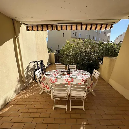 Apartamento T2 Cabine, Rdc Avec Terrasse – à 50m, Parking Privé - Fr-1-702-5 *