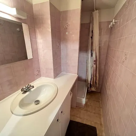 Apartamento T2 Cabine, Rdc Avec Terrasse – à 50m, Parking Privé - Fr-1-702-5 *