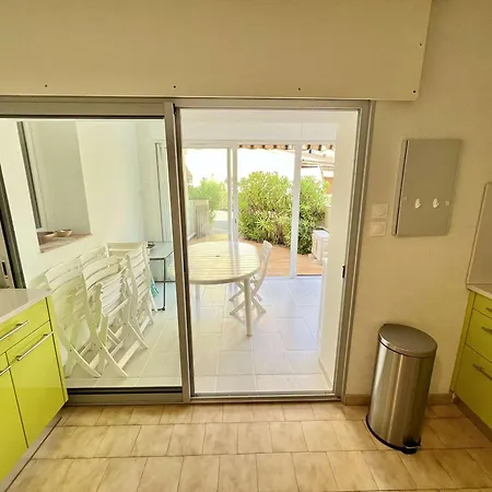 T2 Cabine, Rdc Avec Terrasse – à 50m, Parking Privé - Fr-1-702-5 *