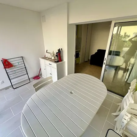T2 Cabine, Rdc Avec Terrasse – à 50m, Parking Privé - Fr-1-702-5