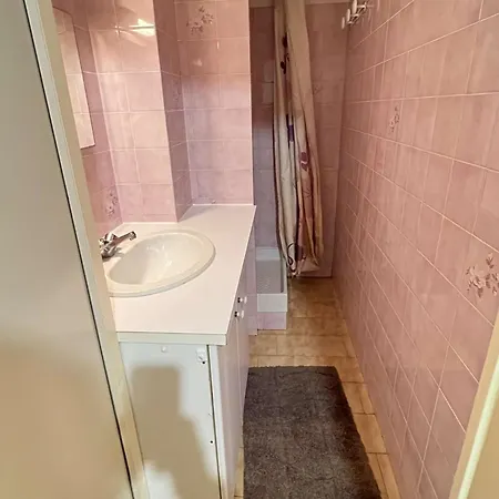 Apartamento T2 Cabine, Rdc Avec Terrasse – à 50m, Parking Privé - Fr-1-702-5 *