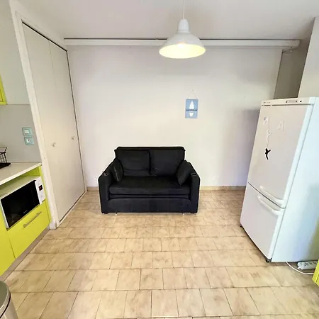 T2 Cabine, Rdc Avec Terrasse – à 50m, Parking Privé - Fr-1-702-5 Appartement *