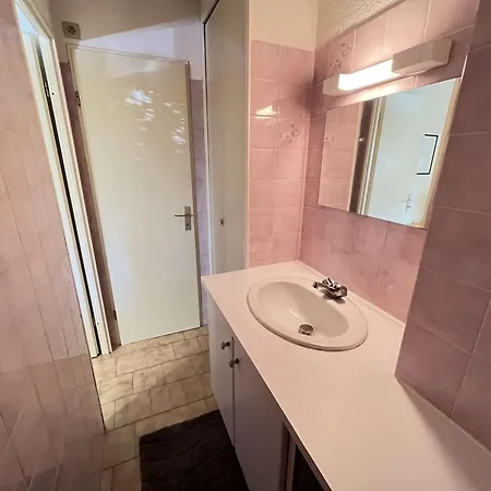 Apartamento T2 Cabine, Rdc Avec Terrasse – à 50m, Parking Privé - Fr-1-702-5 *