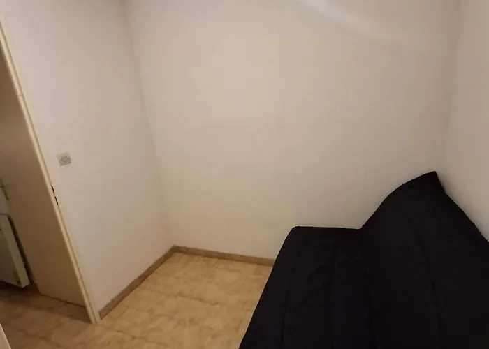 Appartement T2 Cabine, Rdc Avec Terrasse – à 50m, Parking Privé - Fr-1-702-5 *